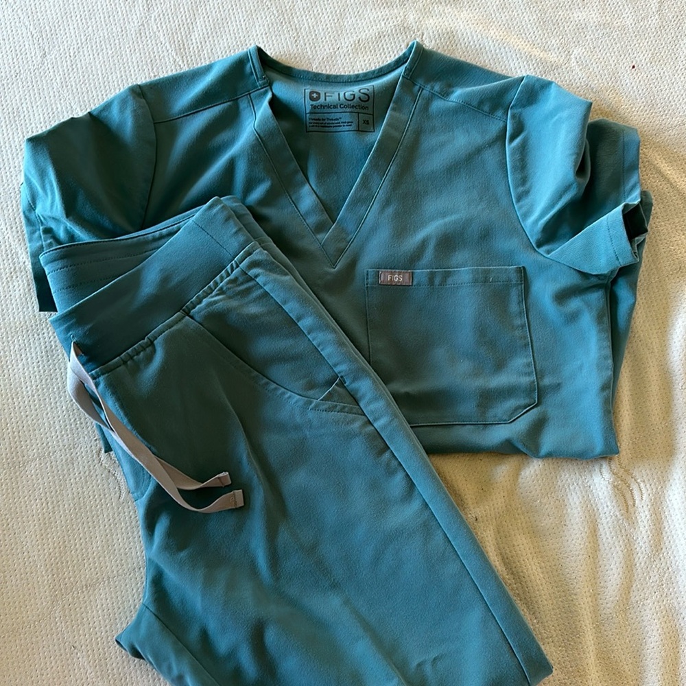 Figs scrubs